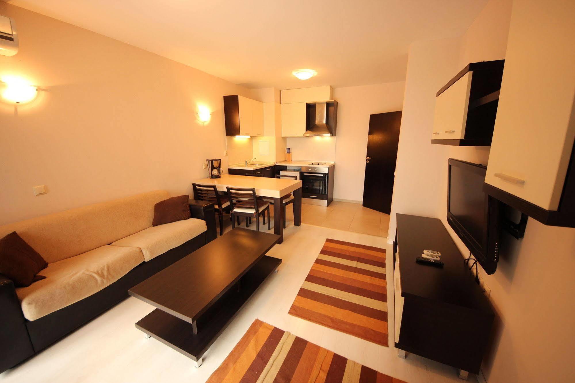 Menada Horyzont Apartments Sosopol Exterior foto
