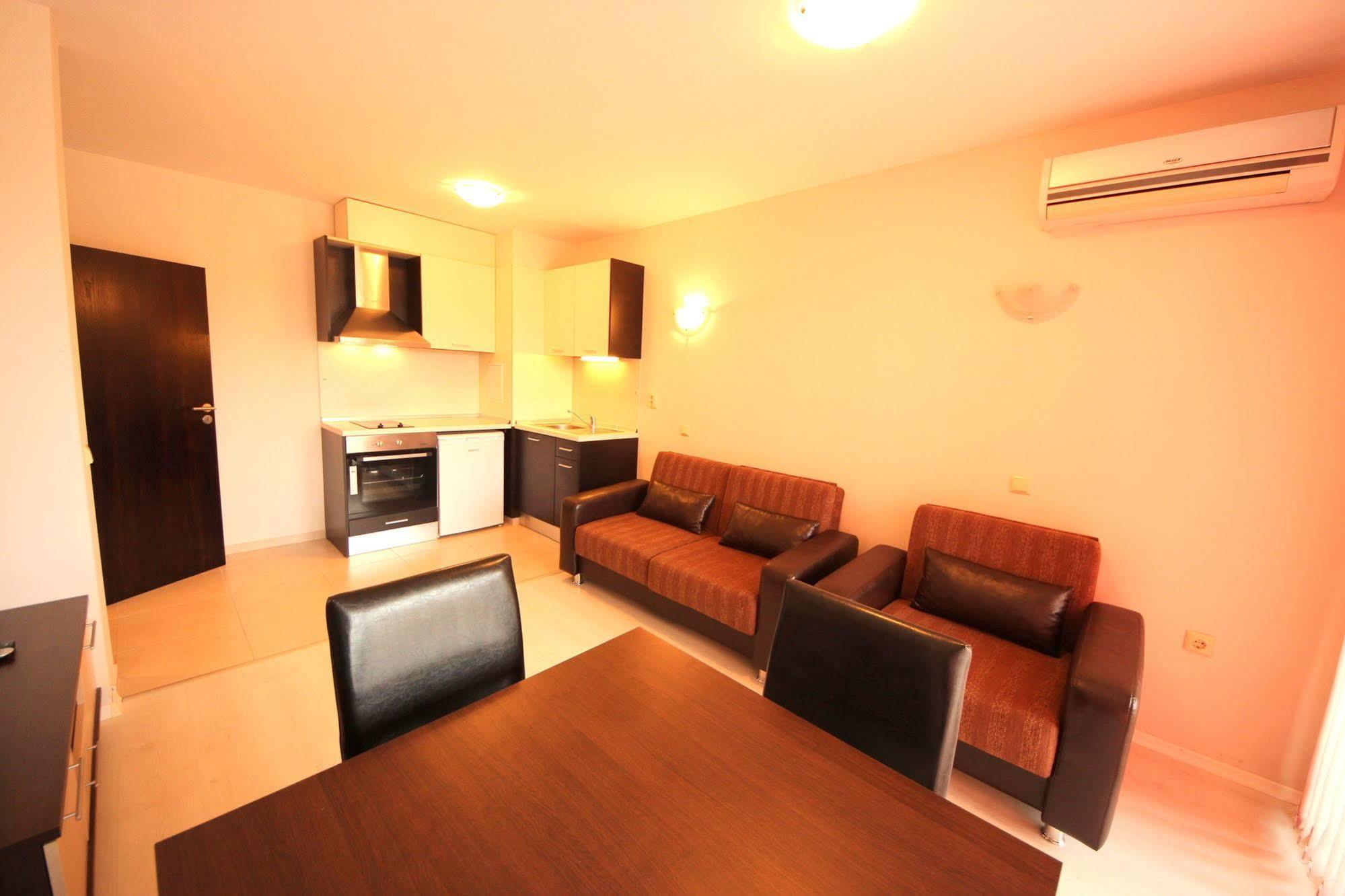 Menada Horyzont Apartments Sosopol Exterior foto