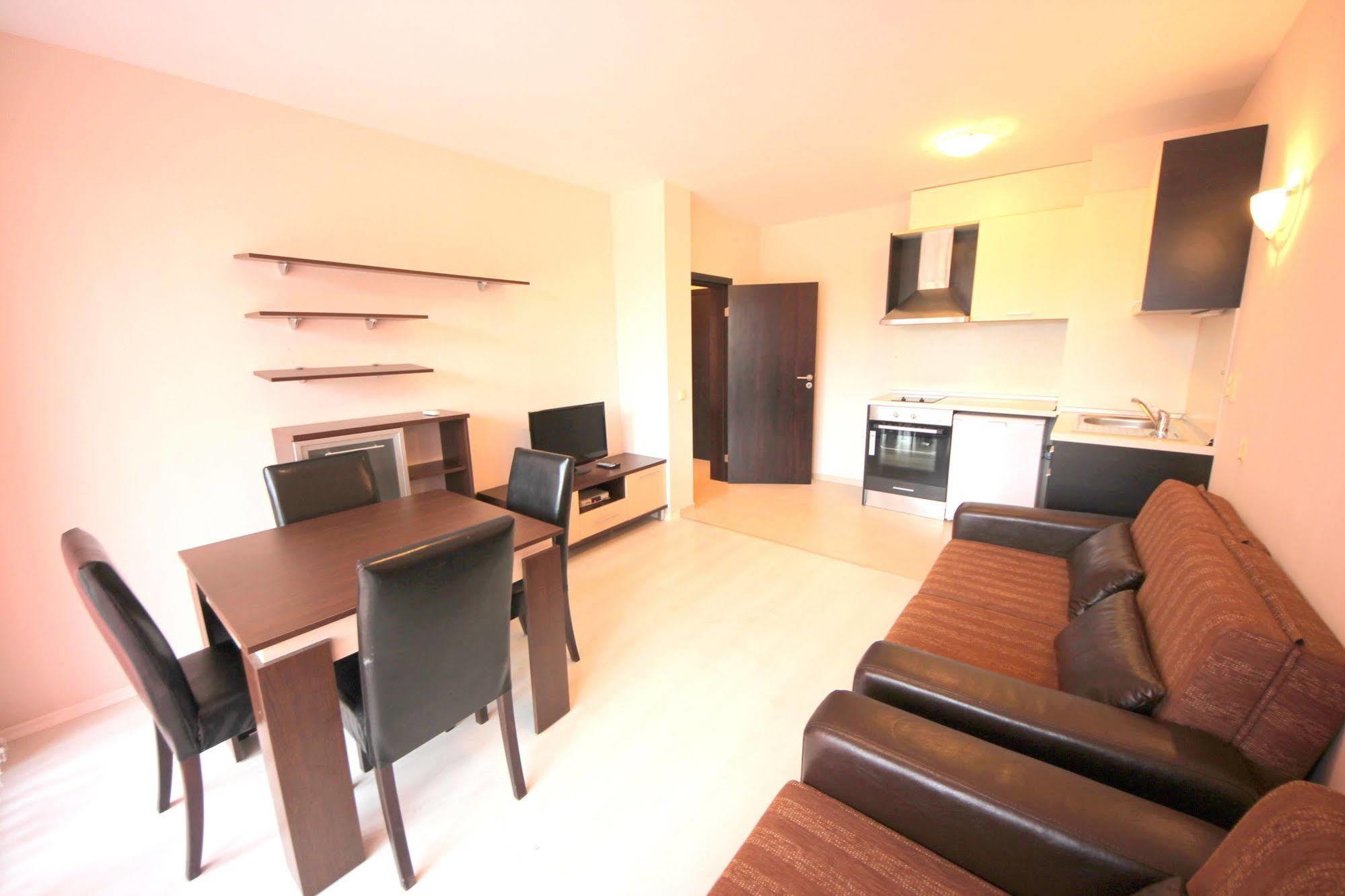 Menada Horyzont Apartments Sosopol Exterior foto